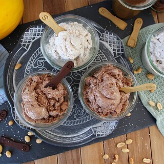 Vegane Eiscreme mit essbaren Löffeln - Melone-Kokos und Erdnuss-Kakao