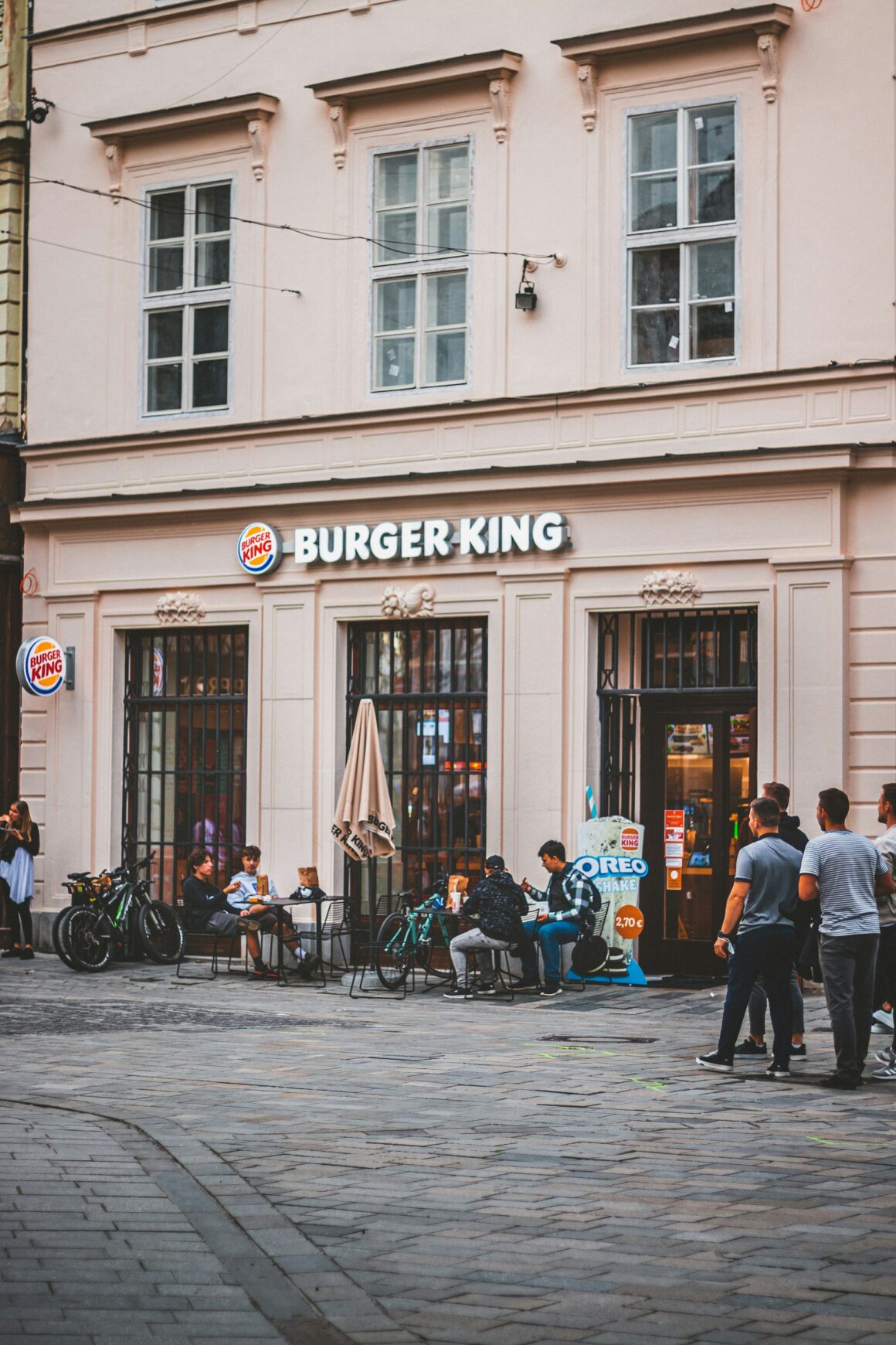 Burger King Filiale in Österreich Wien serviert jetzt Oatly statt Kuhmilch - komplett vegan