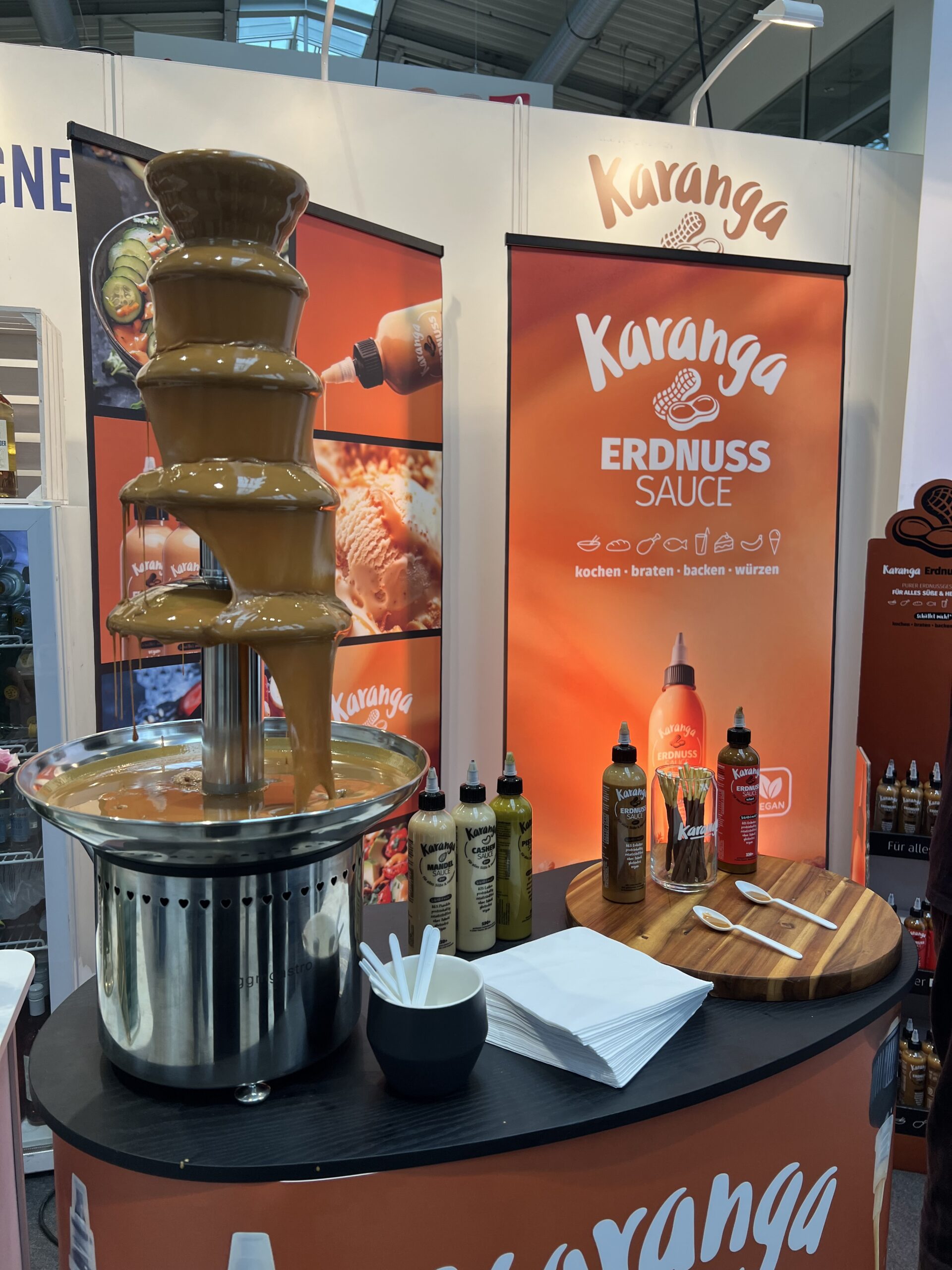 Die Saucen von Karanga sind nicht nur vegan, sondern auch glutenfrei, enthalten kein Palmöl und verfügen über keine Zusatzstoffe.