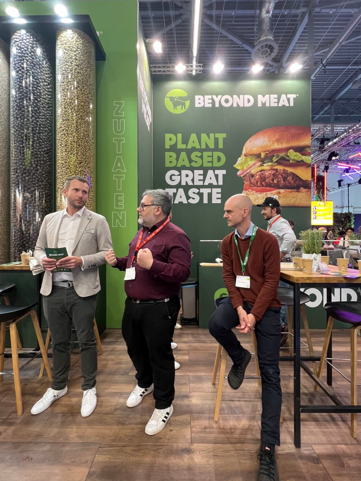 Beyond Meat stellt auf der ANUGA 2025 Beyond Bratwurst und Beyond Steak Pieces vor
