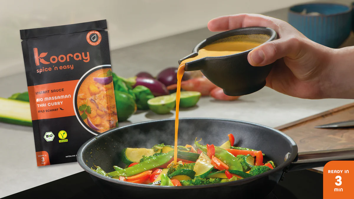 Spicy Bio-Currysoßen-Pulver, die in nur 3 Minuten mit Wasser zubereitet werden können.
