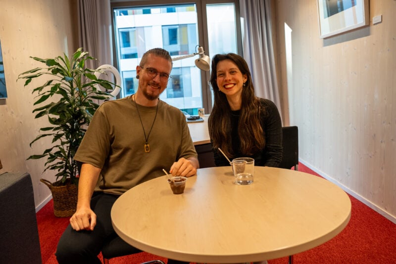 Dr. Zoe Mayer und Yannick im lockeren Gespräch beim Plantbased Podcast Interview