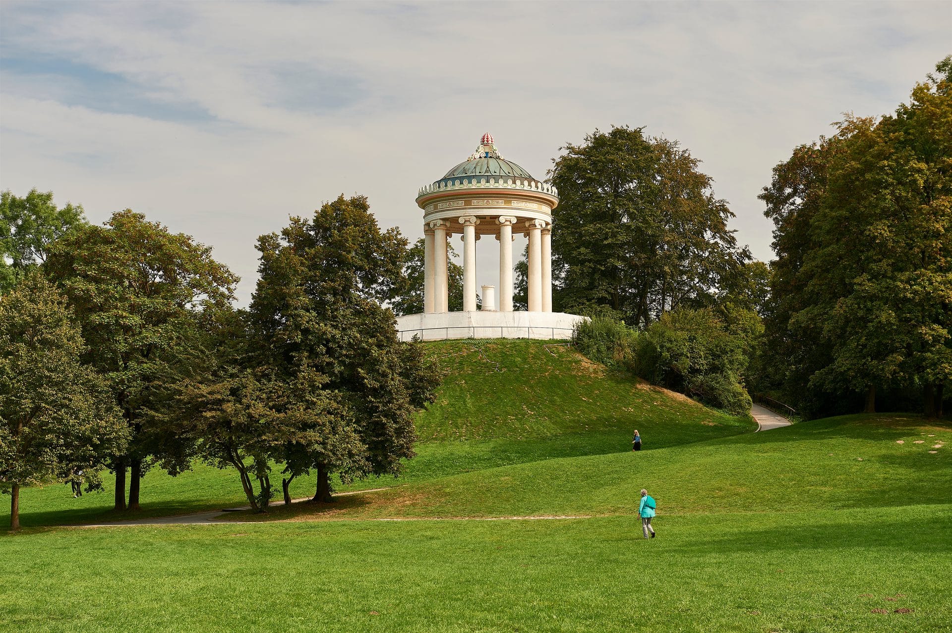 Englischer Garten München mit Monopteros-Tempel