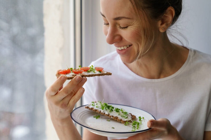 Veganer Aufstrich auf Brot