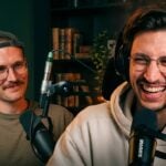 Der Tierarzt, der auspackt: Karim Montasser über Schweine, Homöopathie und ehrlichen Tierschutz Karim Montasser und Yannick Haldenwanger lachen im Studio des Plant Based Podcast