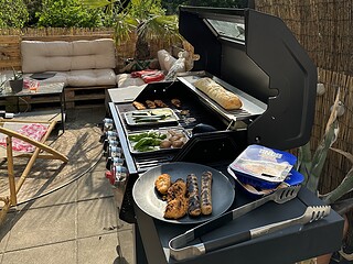 Vegan grillen - Seitansteak, Tofuwurst und Gemüse