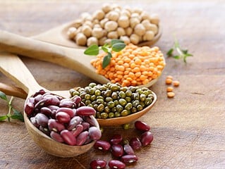 Verschiedene Huelsenfruechte als Soja-Alternative