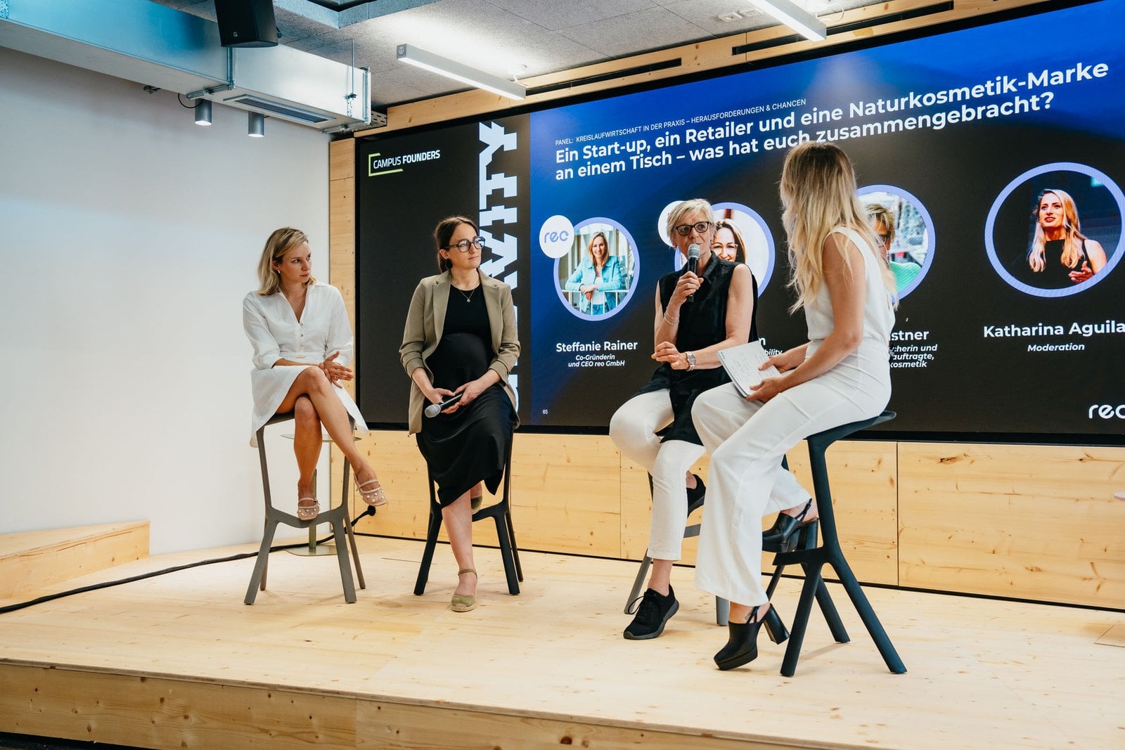 Panel discussion at the reo kick-off in Heilbronn with four women on stage at the Gravity hub