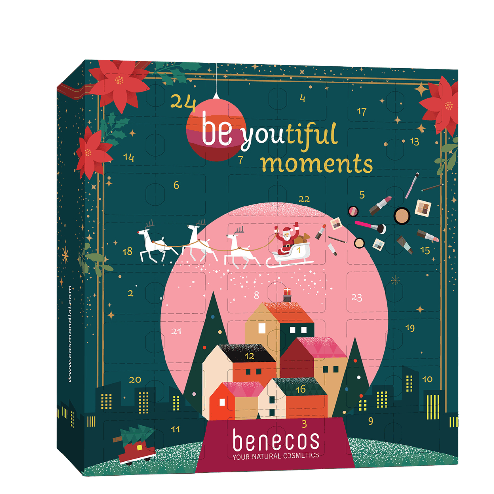 benecos Adventskalender 2026 Packshot mit Weihnachtsmotiv und 24 Türchen