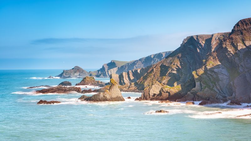 Landschaft in Devon: Steilküste bei Hartland Quay an der Nordküste