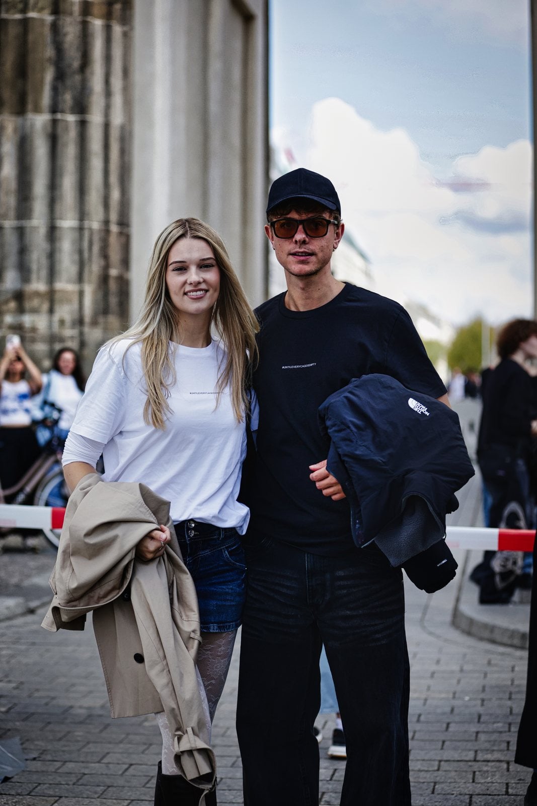 Jonas Ems und Zoe Marielle bei der Anti-Zoo-Demo in Berlin
